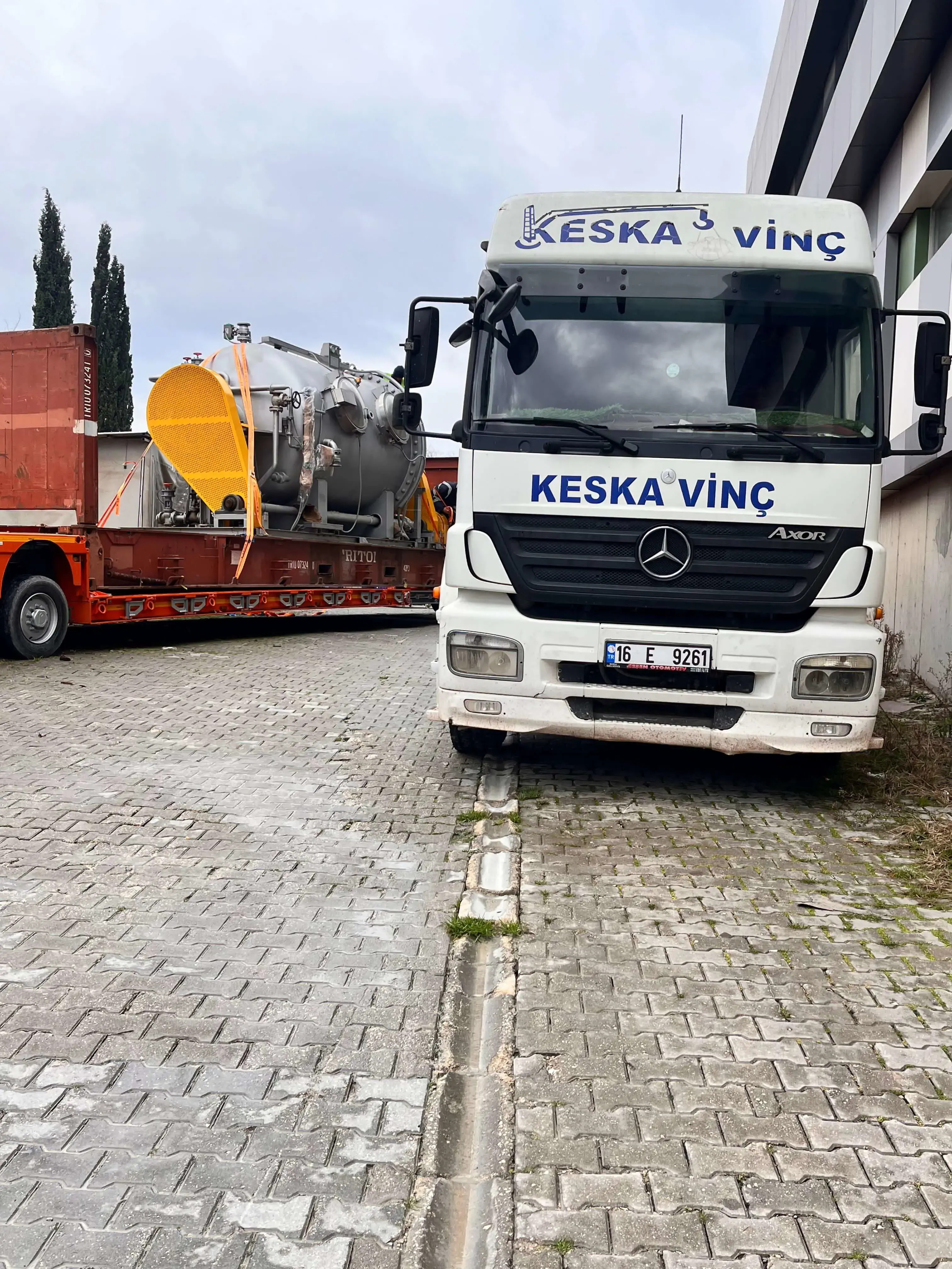 Keska Vinç'in Bursa'daki modern kiralık vinç makine parkuru